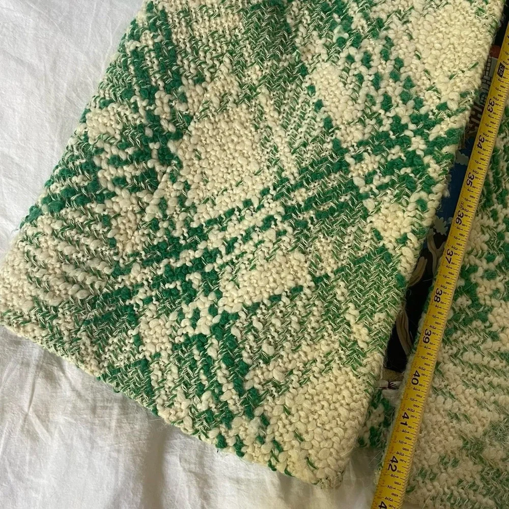 🌿 VINTAGE // MCGINN • green and cream plaid coat with fur collar and silk lining - Picture 9 of 11